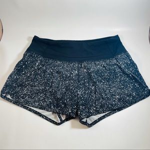 Lululemon Run Speed Up Short size 2 in black speckled color